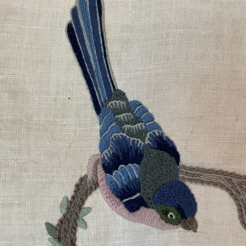 Vintage bird on branch needlework framed art. 1982 - Picture 7 of 8